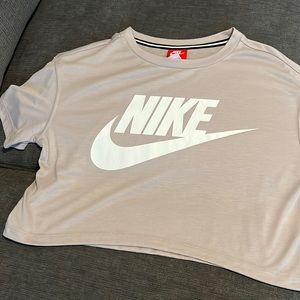 Great looking light mauve Nike short sleeve  crop top